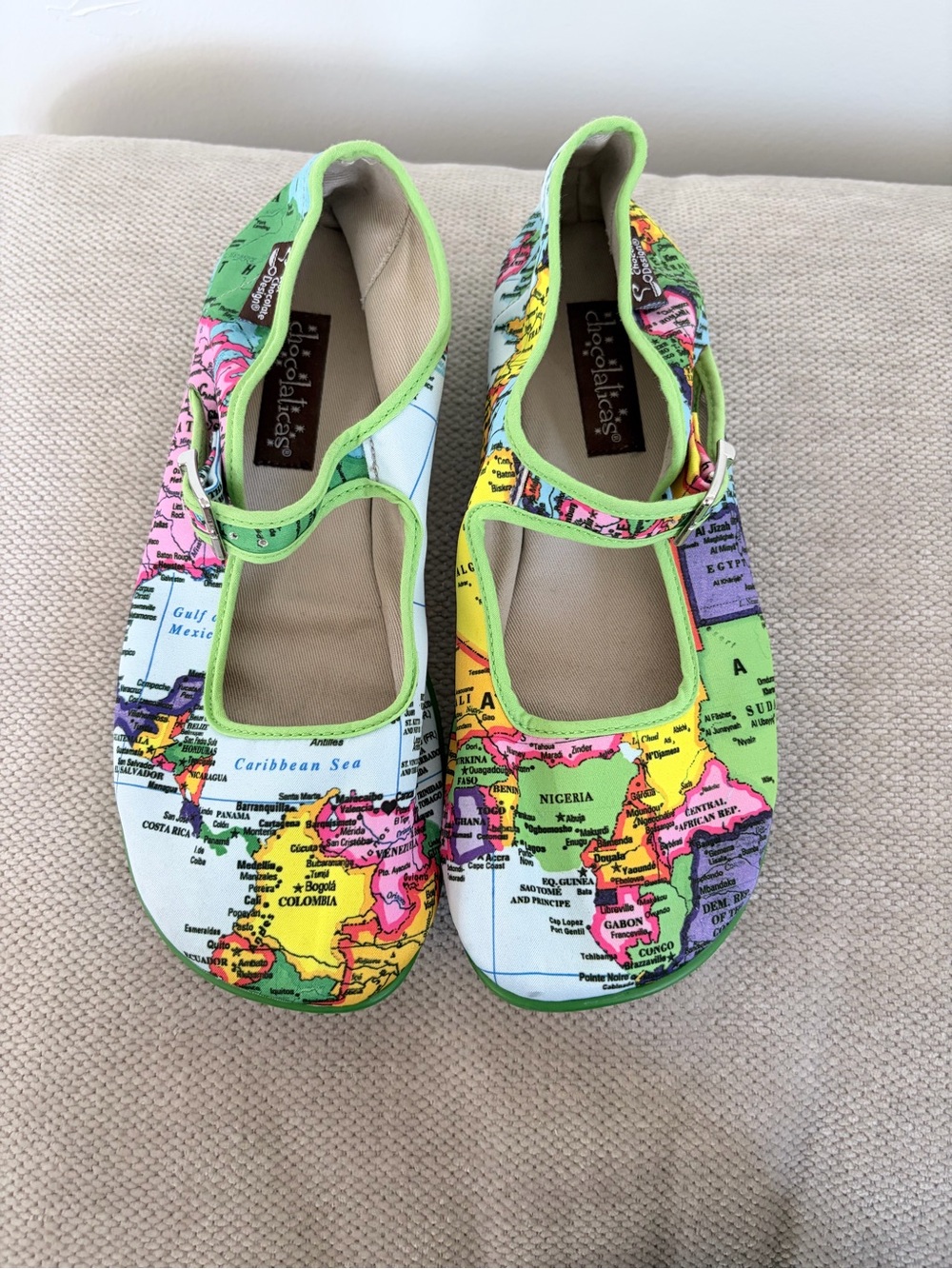 Hot chocolates chocolaticas Mary Jane Shoes in Bright Map Print - Green size 6.5 - Picture 6 of 6